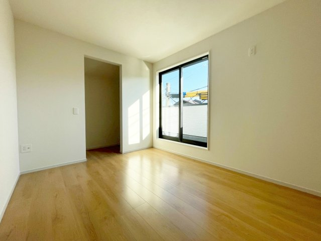 大宮西野山町の洋室