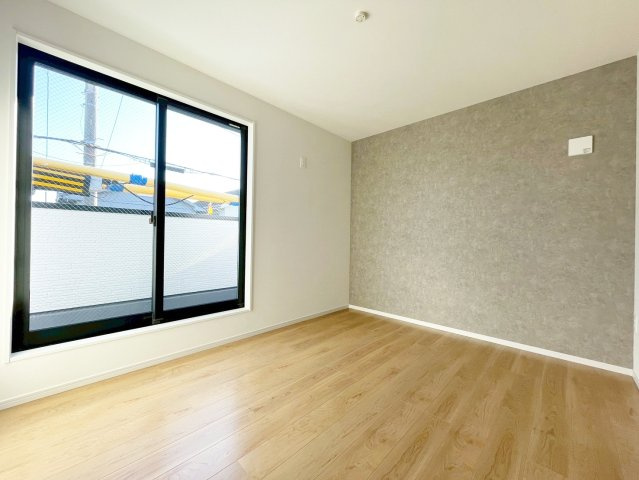 大宮西野山町の洋室