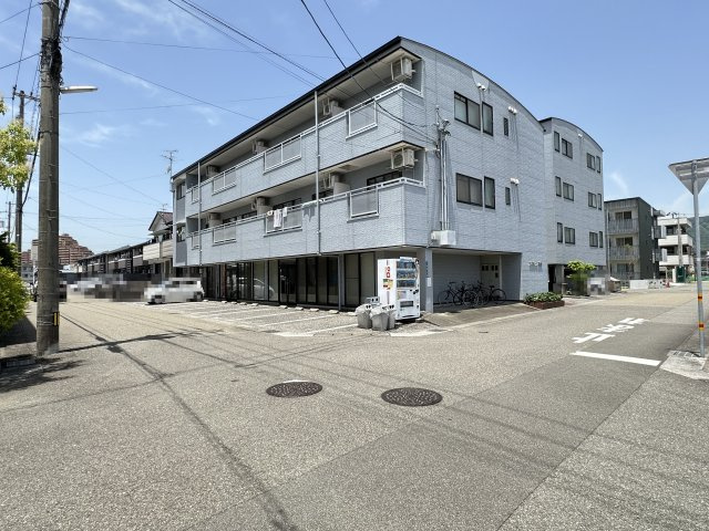 ルミエール高そねの外観