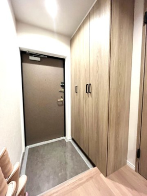 【玄関】 | コスモテール吉塚 | 下足入付きなので玄関をきれいに保てます☆