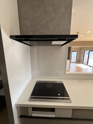 【キッチン】 | アンピール松島 | IHクッキングヒーターなのでお手入れしやすいですよ♪