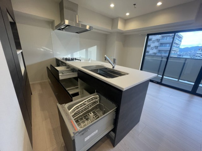 【キッチン】 | ランドアーク長丘 | 食器洗い乾燥機付きなので日々の家事の時短になります☆