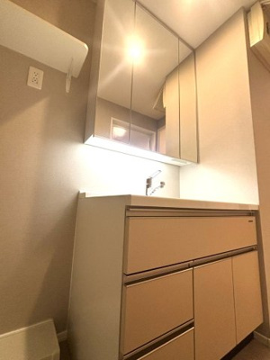 【独立洗面台】 | エンクレストベイサイド通り | 三面鏡は忙しい朝の味方です☆