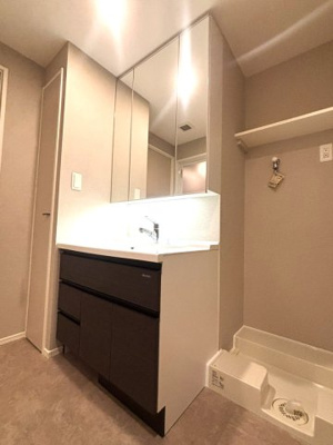 【独立洗面台】 | エンクレストベイサイド通り | 三面鏡は忙しい朝の味方です☆