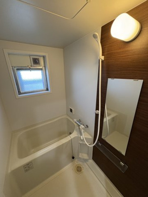 【浴室】 | ニュー千早団地二棟 | 落ち着いた空間のお風呂です