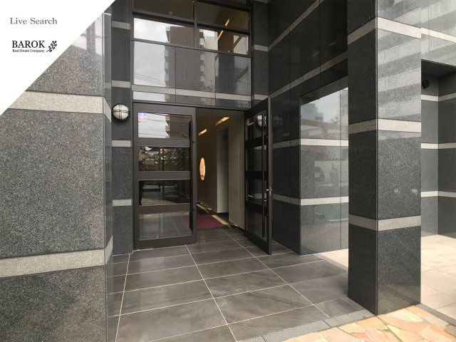 福岡市博多区千代２丁目の賃貸マンションのエントランス