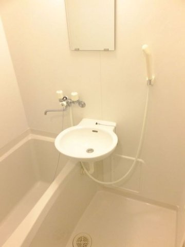 レオパレスコンフォートガーデンの浴室|風呂・トイレ別