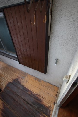 【設備】 | 菩提町貸家 | 室外洗濯機置き場