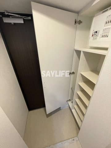 エスリード大阪城EASTの玄関