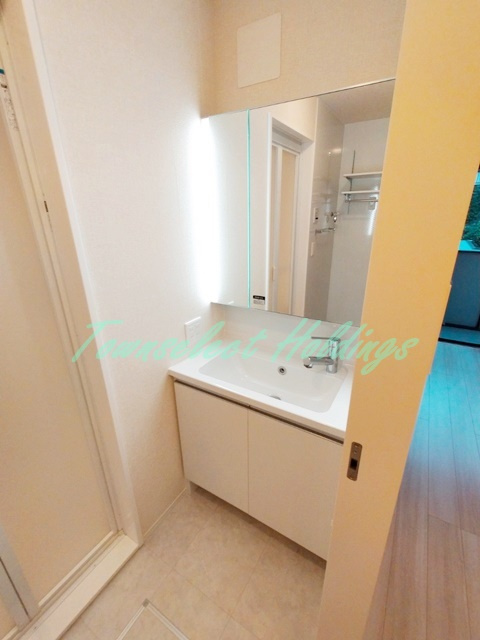 マタリキの洗面所|明るい洗面所です