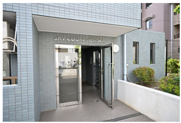 スカイコート練馬のエントランス