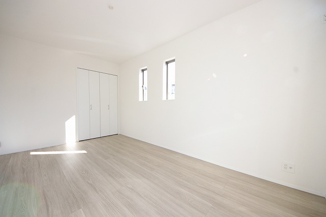 【洋室】 | 平日・休日問わず、いつでもご見学が出来ます♪☆実際に見て、触れて感じる安心のお住まい探しを体験して下さい♪☆物件情報だけでなく、地域の特色などなどエリア情報もお伝え出来たら嬉しいです♪
