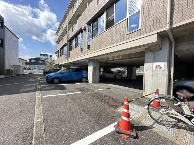 リーヴァかもべの駐車場