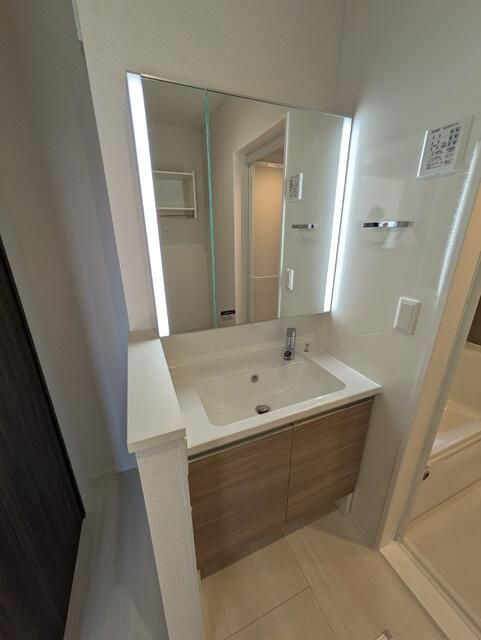 アラリア千川上水の独立洗面台