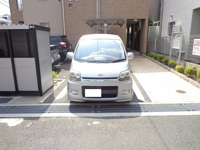 コリネットウエストの駐車場