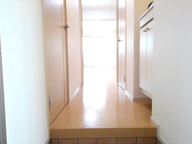 コリネットウエストの玄関