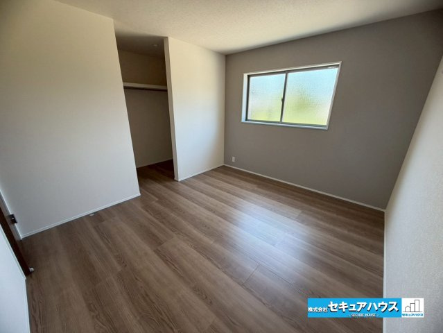 【本日ご案内可能】知多市金沢字郷中　全4棟の洋室|【洋室】
◆広々とした居住空間は日々の暮らしを彩り、心のやすらぎと満足感を与えてくれます。通風と採光を考慮した設計は子供たちはのびのび育ち、家族でくつろぎと団らんを生み出します。　　　　　　　　　　　
