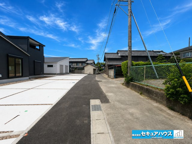 【本日ご案内可能】知多市金沢字郷中　全4棟の前面道路含む現地写真|事前予約にて現地ご見学いただけます！お気軽にお問い合わせください♪
■株式会社　セキュアハウス■
住宅ローンに強く、知識、経験豊富なスタッフ在籍
お客様に寄り添い、ご成約後もサポート致します