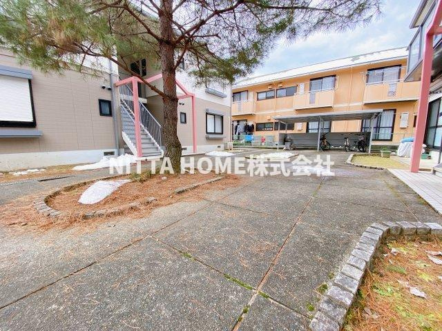 カサベルデＡ，Ｂのその他共用部分|屋根付きの駐輪場は無料です♪