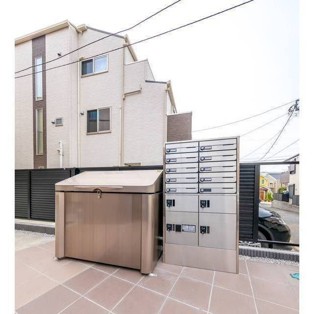 ウェルスクエア等々力のエントランス