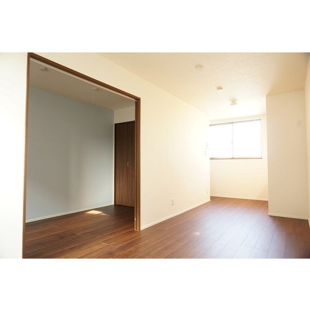 ウェルスクエア等々力の居間・リビング