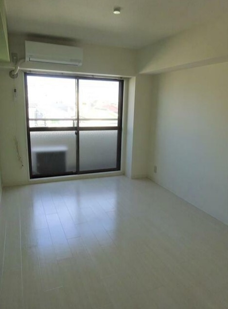 堀江新井マンションの居間・リビング|他部屋参考写真