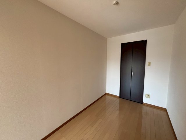 ヴァン　エステート　北在家の洋室
