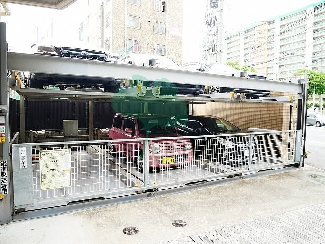 エステムコート博多祇園ツインタワーセカンドステージの駐車場