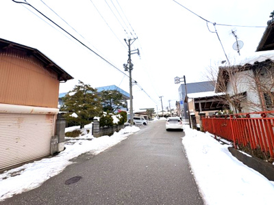 【前面道路含む現地写真】 | 新潟市西蒲区岩室温泉 中古戸建 5DK