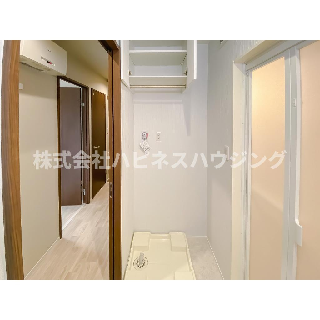 メゾン・グリシーヌの洗面所|脱衣スペースもあります