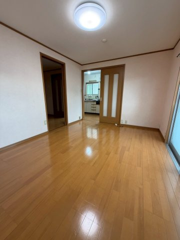井上ハイツの居間・リビング