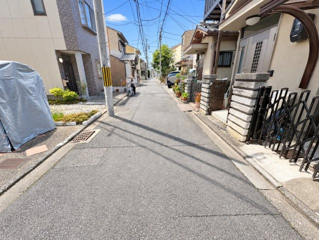 深草ヲカヤ町の前面道路含む現地写真