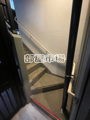ステージグランデ台東根岸アジールコートのその他共用部分|共用階段