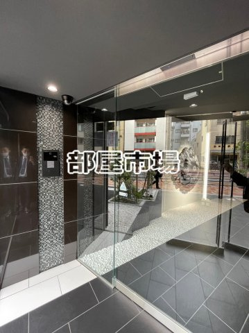 ステージグランデ台東根岸アジールコートのエントランス