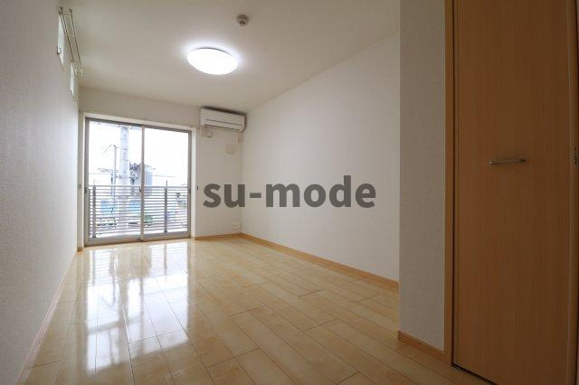 鶴野リバーサイドテラスの居間・リビング