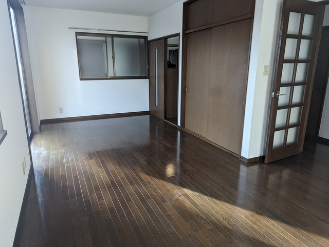 用田テラスＢ棟の居間・リビング