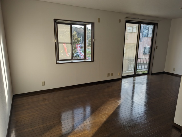 用田テラスＢ棟の居間・リビング