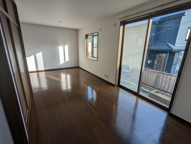 用田テラスＢ棟の居間・リビング