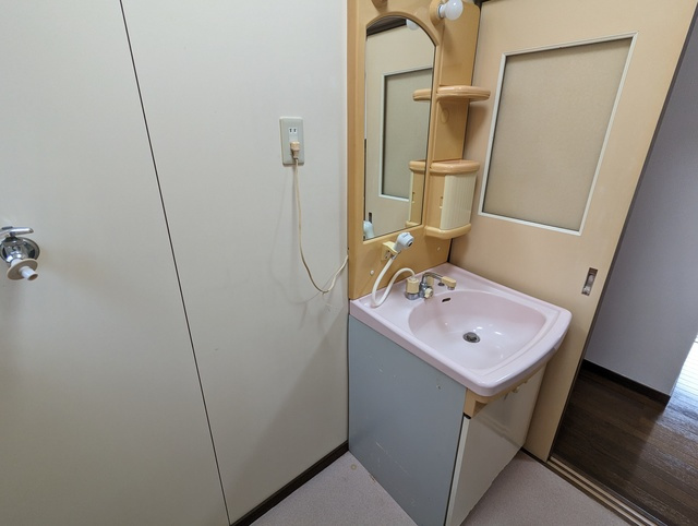 用田テラスＢ棟の洗面所