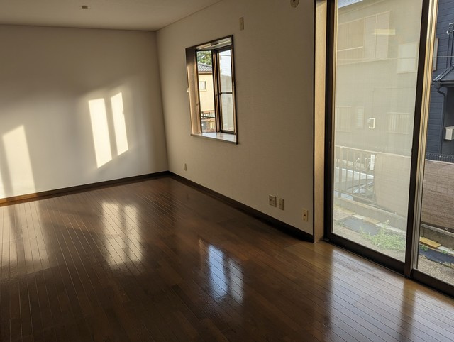 用田テラスＢ棟の居間・リビング