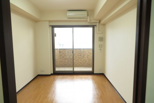 グランシス難波西の洋室