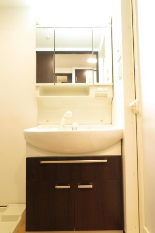 グランシス難波西の独立洗面台