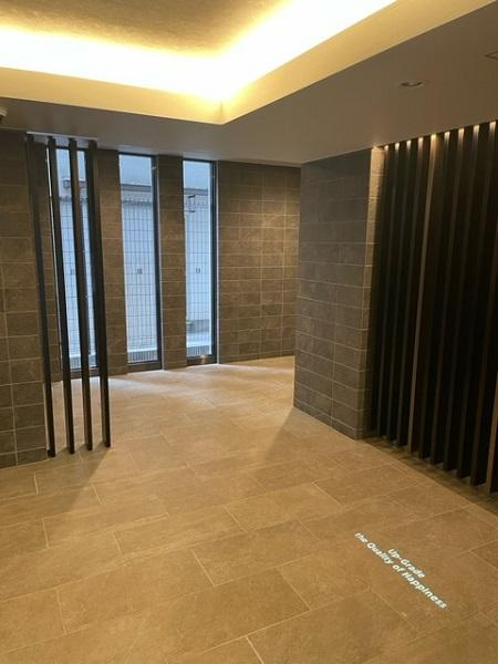 LUMEED池袋のエントランス