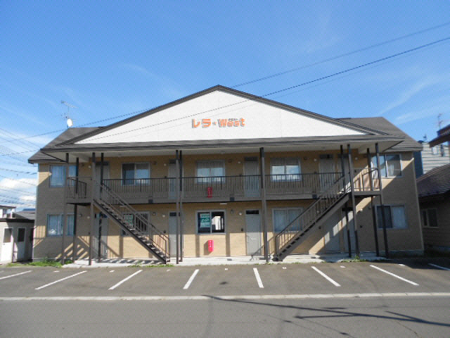 レラ・ＷＥＳＴの外観