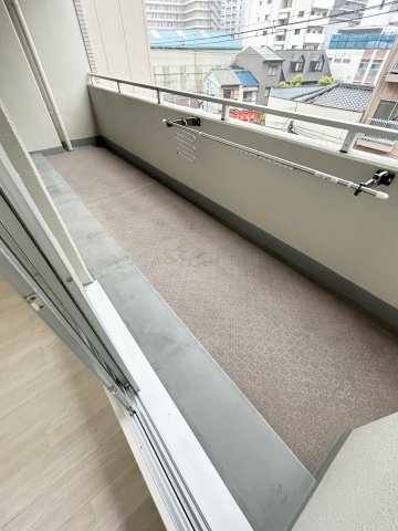 イルプリモサクラガワのバルコニー