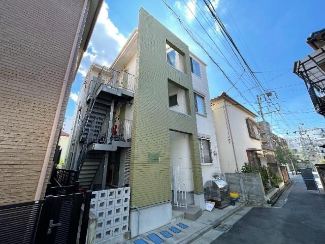 ワイ　スクエア