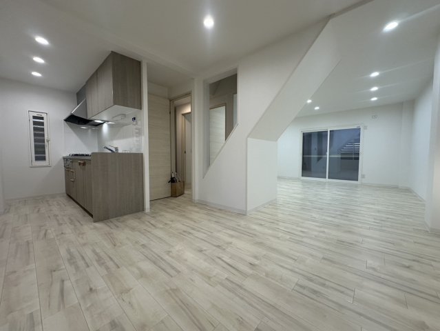 上田辺貸家の居間・リビング