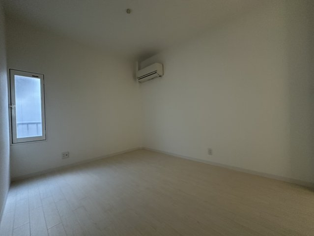 上田辺貸家の洋室