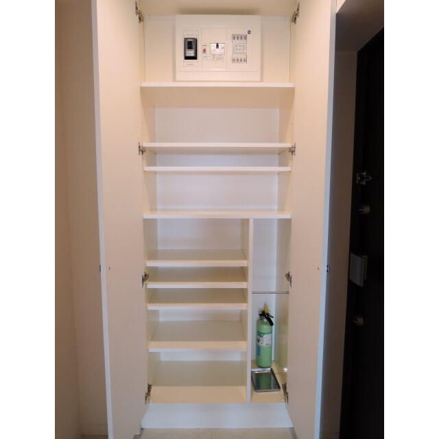 プレール・ドゥーク板橋本町Ⅱの玄関