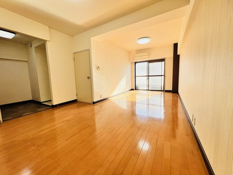 リアライズ市川原木 の居間・リビング